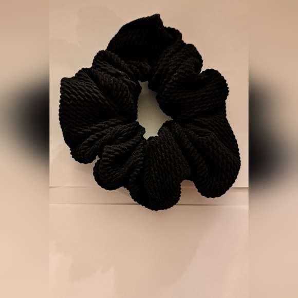 Hair Accessories - Picture 3 of 4